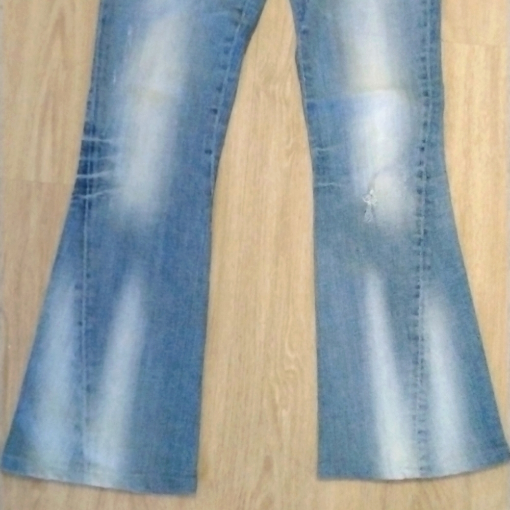 MISS ME- Twisted Inseam Distressed Flare Jeans Size 29 - Picture 2 of 5